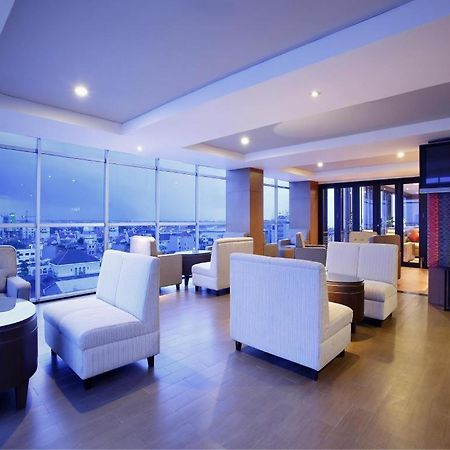 Hotel Santika Makassar Extérieur photo