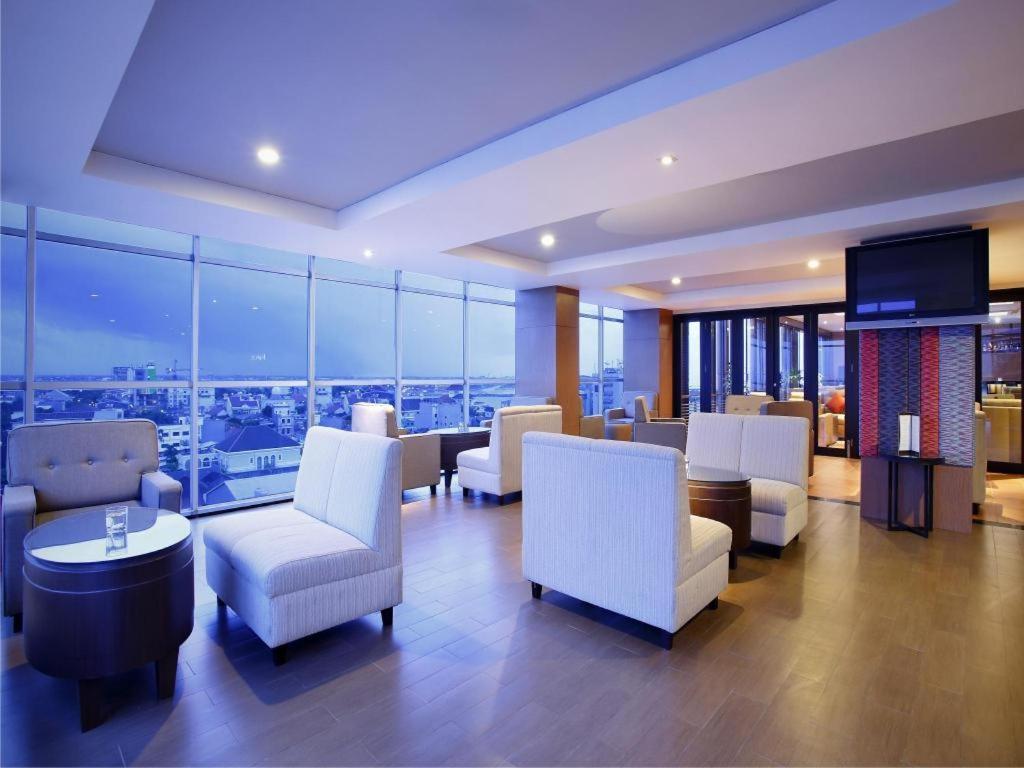 Hotel Santika Makassar Extérieur photo